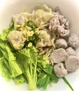 Hình ảnh Thập cẩm hủ tiếu hoành thánh BÒ VIÊN