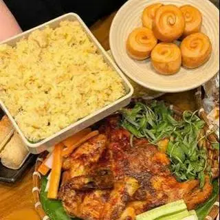 Hình ảnh GÀ NƯỚNG MẮM NHĨ  XÔI ĐẬU XANH + BÁNH BAO 