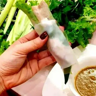 Hình ảnh Gỏi cuốn thịt heo mắm nêm