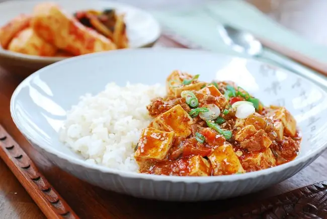Hình ảnh cơm đậu sốt thịt