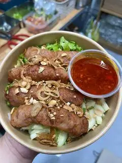 Hình ảnh Bún Trộn Nem Nướng