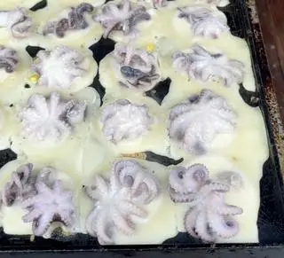 Hình ảnh Takoyaki bạch tuộc nguyên con
