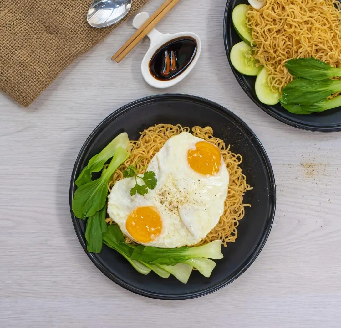 Hình ảnh Mì xào 2 trứng ốp la