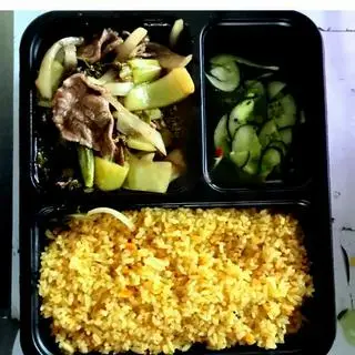 Hình ảnh Cơm Rang Dưa Bò - Sprite Chai