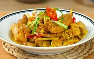 Hình ảnh Cơm gà kho sả ớt