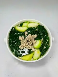 Hình ảnh Canh rau ngót mướp thịt bằm