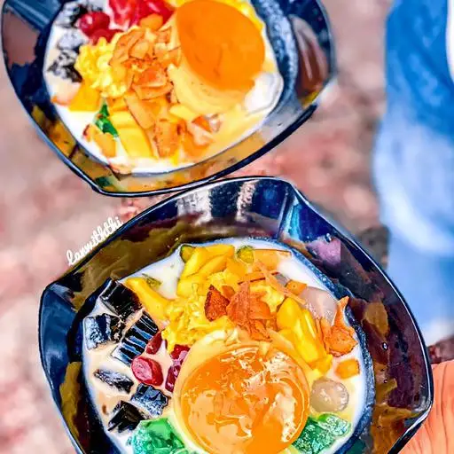 Hình ảnh Chè Thái sầu riêng bánh flan