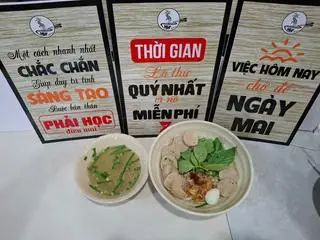 Hình ảnh hủ tiếu + mì tươi bò viên khô