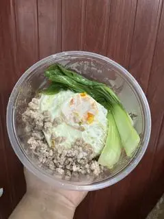 Hình ảnh Mì Trộn Trứng Chiên Thịt Bằm