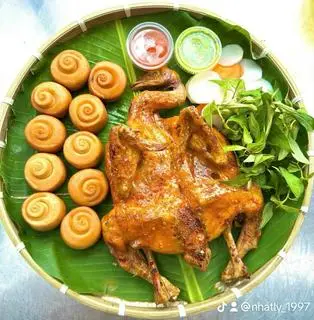 Hình ảnh Combo gà nướng muối ớt - 10 bánh bao