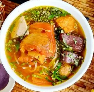 Hình ảnh Canh bún giò nạc chả cua