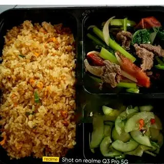 Hình ảnh Cơm rang bò xào cải