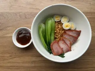 Hình ảnh Mì Ký Trộn Xá Xíu 