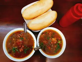 Hình ảnh bánh mì bò sốt vang