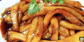 Hình ảnh Cơm chay gạo lứt đen nấm kho tiêu 