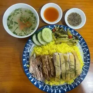 Hình ảnh cơm chiên gà chặt