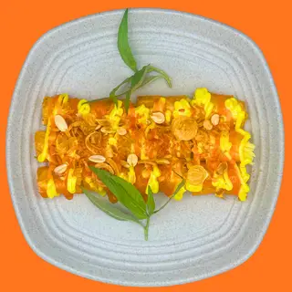 Hình ảnh Bánh Tráng Đỏ Cuộn - Chọn Sốt Nhé