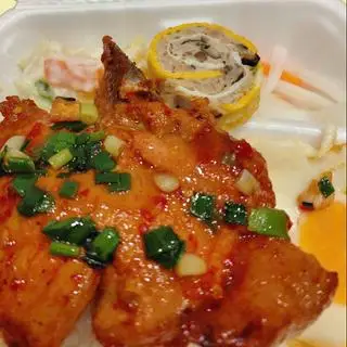 Hình ảnh Cơm tấm sườn cốt lết CAY trứng ốp chả (chả trứng/ chả nem/ chả lá lốt)