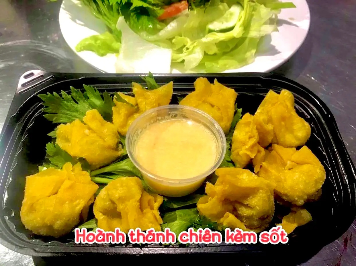 Hình ảnh Hoành Thánh Chiên Giòn kèm sốt (Wonton With Crispy Fish Sauce)