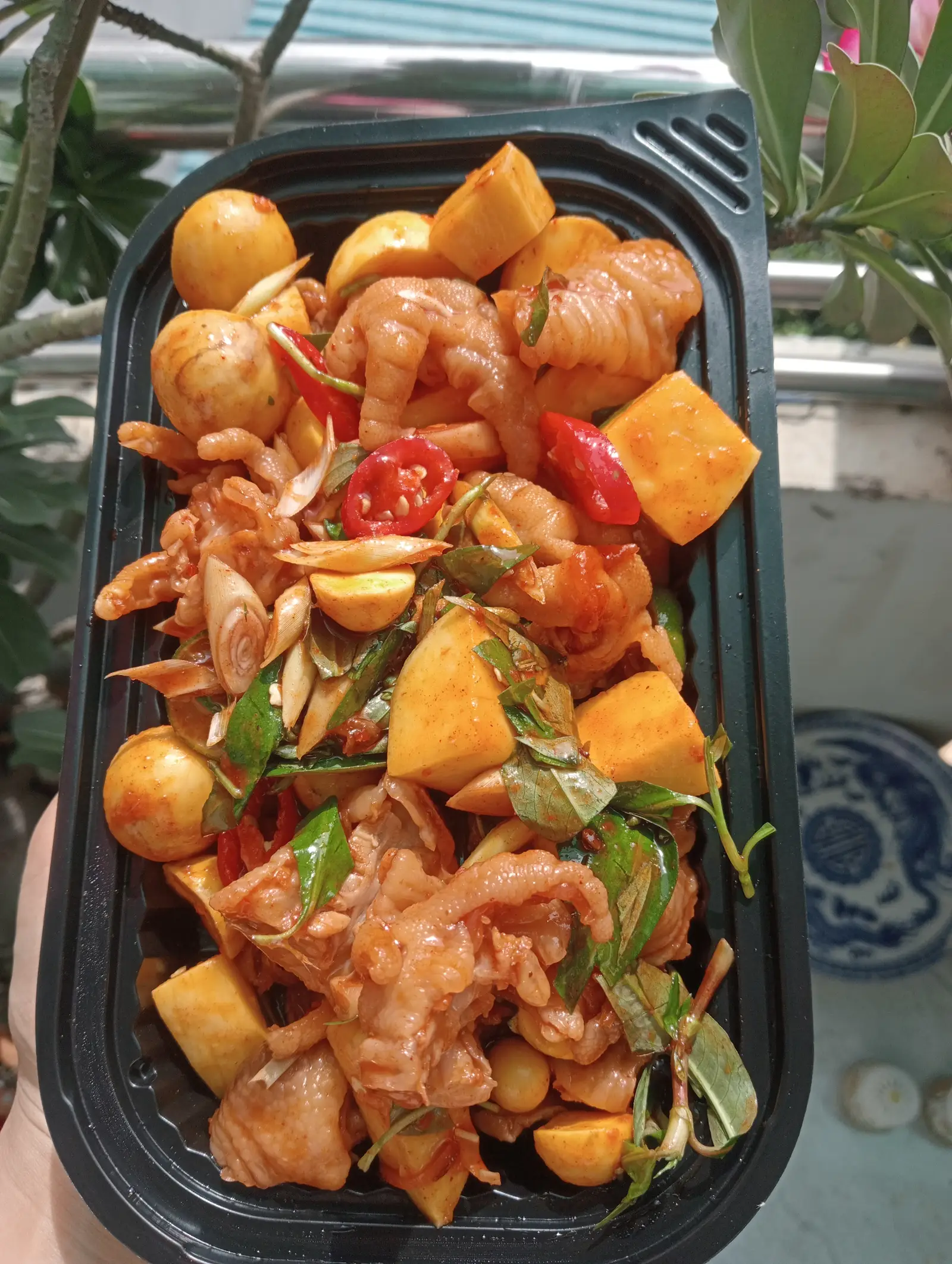 Hình ảnh Chân gà mix trứng non