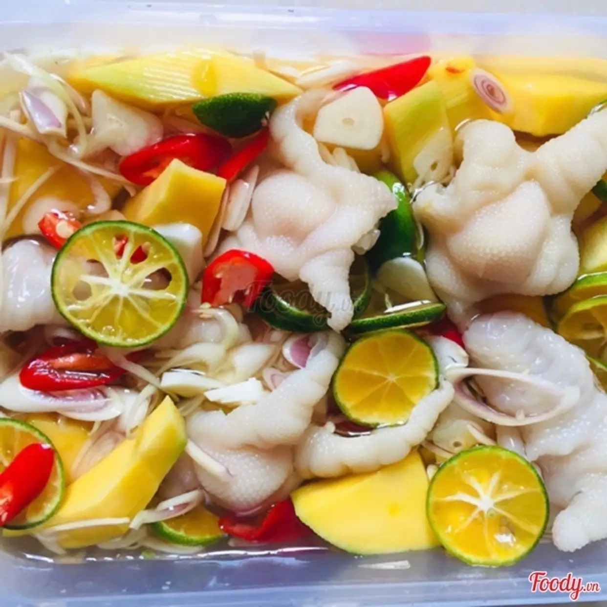 Hình ảnh Chân gà rút xương sả tắc