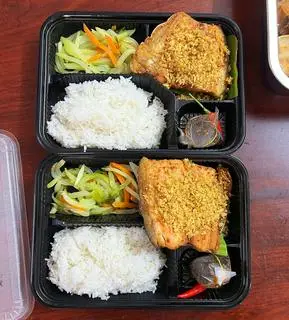 Hình ảnh Cơm Phile Cá Basa Chiên Sả Ớt 