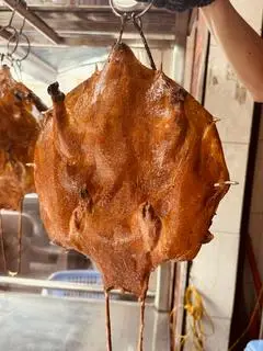 Hình ảnh Vịt quay da giòn nguyên con