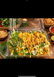 Hình ảnh Bánh tráng cuốn trộn đặc biệt