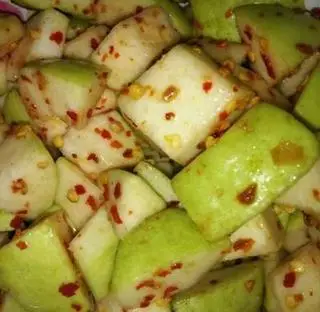 Hình ảnh ổi lắc mắm đường (ly 300gr)