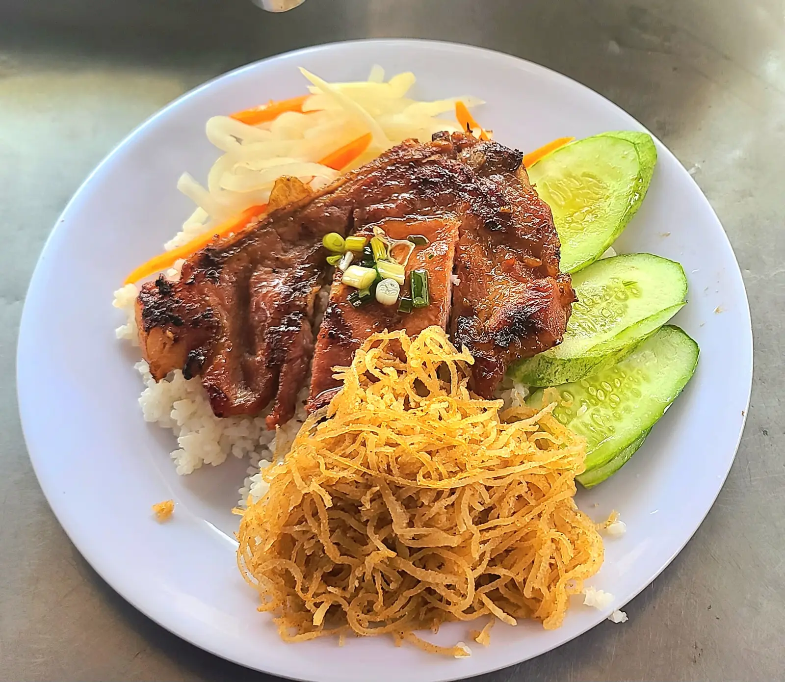 Hình ảnh Cơm sườn bì chả