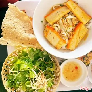 Hình ảnh Mì quảng chả cua