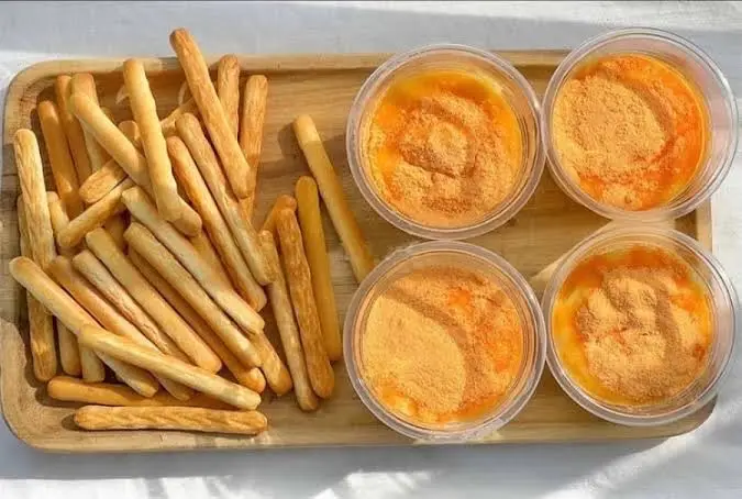 Hình ảnh Bánh que chấm sốt phô mai mặn