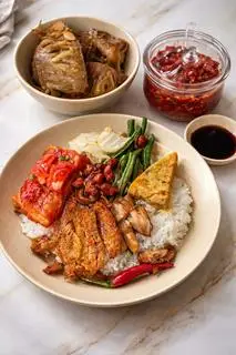 Hình ảnh cơm thập cẩm + mít kho