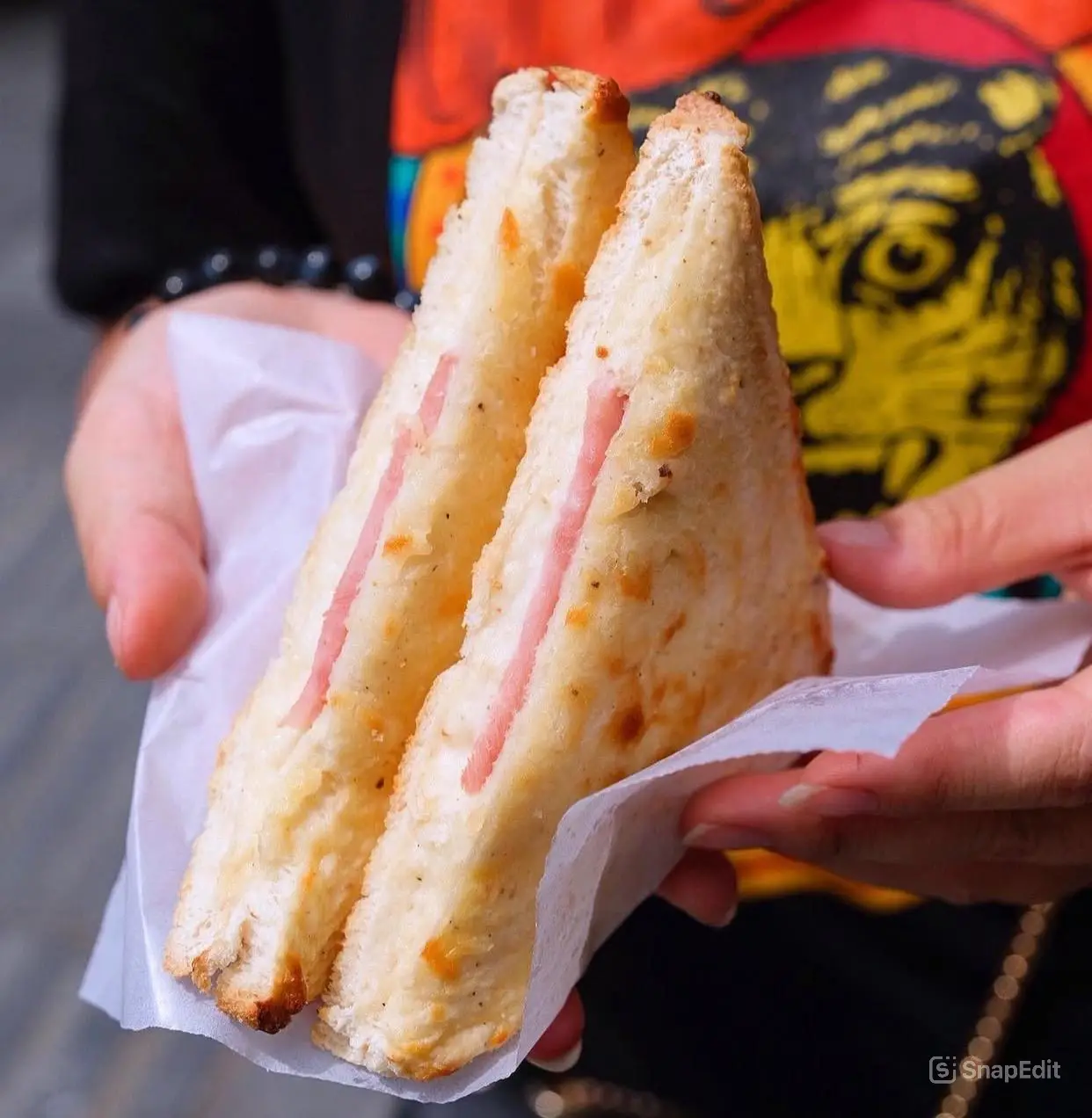Hình ảnh Sandwich Thịt Nguội Phô Mai Sốt Trứng Muối