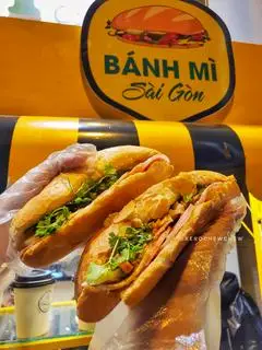 Hình ảnh Bánh Mì Chả Lụa