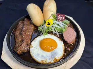 Hình ảnh Bò né - thịt bò - trứng - pate