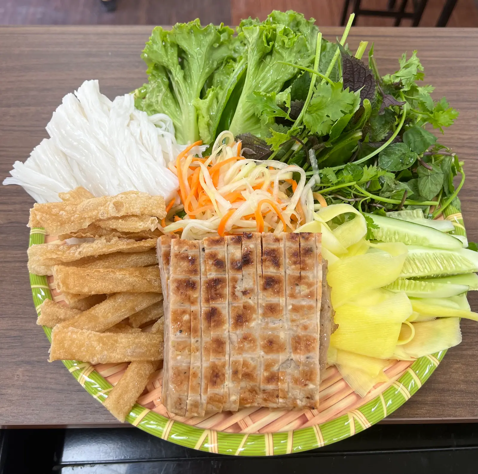 Hình ảnh Nem nướng-suất Vừa + Coca Chai