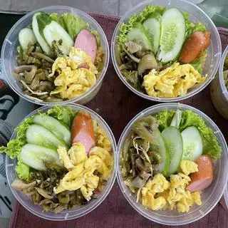 Hình ảnh Cơm Xúc Xích Trứng
