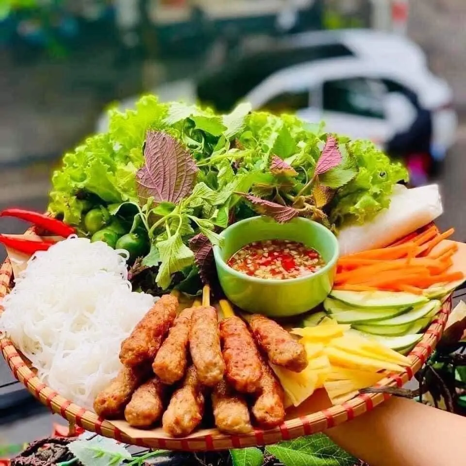 Hình ảnh Nem lụi nướng