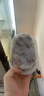 Hình ảnh 1 hộp bánh kem nhỏ