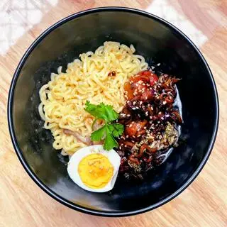 Hình ảnh Mì trộn tương đen