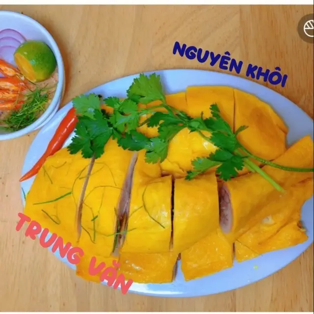 Hình ảnh Gà Ủ Muối 1/2 Con( Ăn Mát) sốt chấm