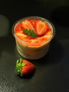 Hình ảnh Tiramisu dâu