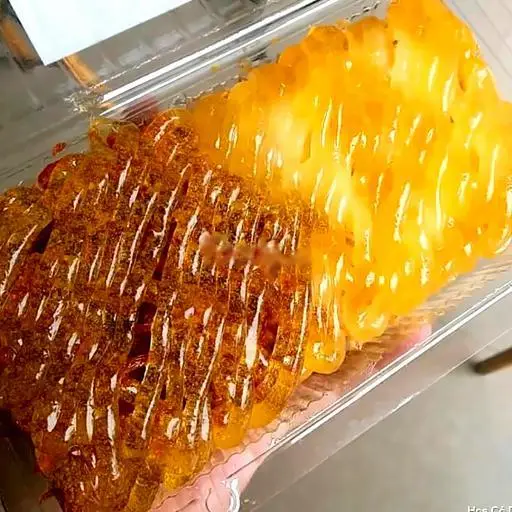 Hình ảnh Bông lan trứng muối mix bò