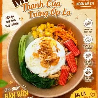 Hình ảnh Mì trộn thanh cua trứng ốp la