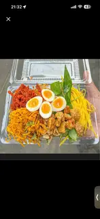Hình ảnh Bánh Tráng Trộn Full Topping Đặc Biệt