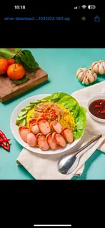 Hình ảnh Cơm xúc xích Đức mắm tỏi 