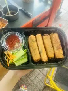 Hình ảnh set 4 cuốn chả giò bắp khoai môn chay