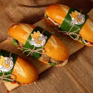 Hình ảnh Bánh mì thập cẩm (bì - thịt - xíu mại)
