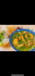 Hình ảnh Bánh đa đỏ cá giòn